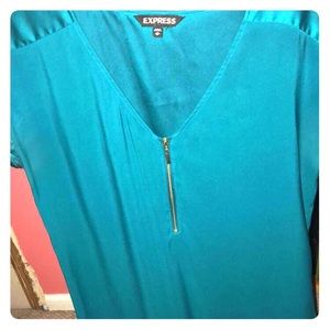 Express Sleeve V-neck zip tops